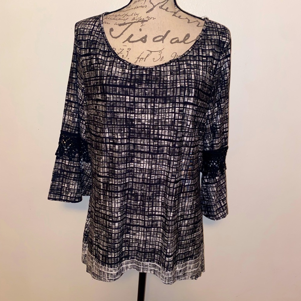 🌺 Robert Louis Black and White Blouse 1X